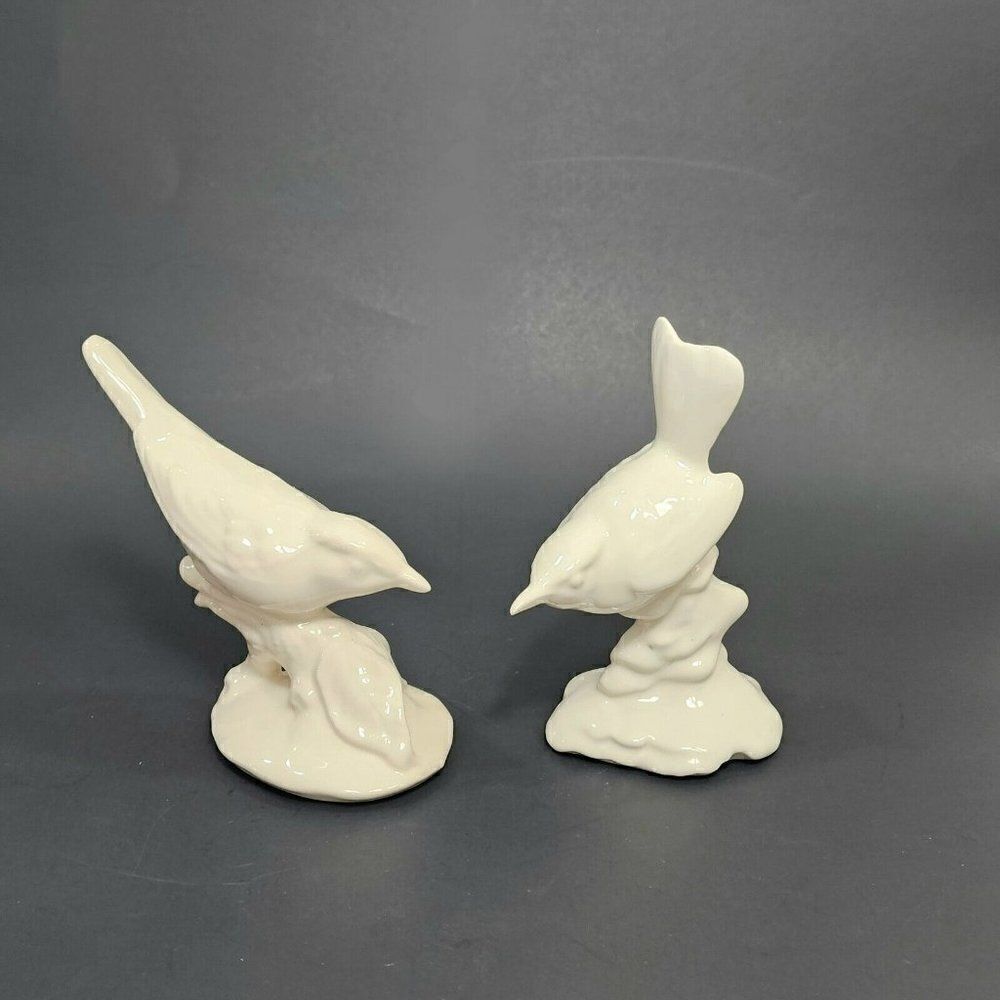 2 Vintage RC R Cornwall 4.5" Porcelain‎ Sparrow Bird Figurines White